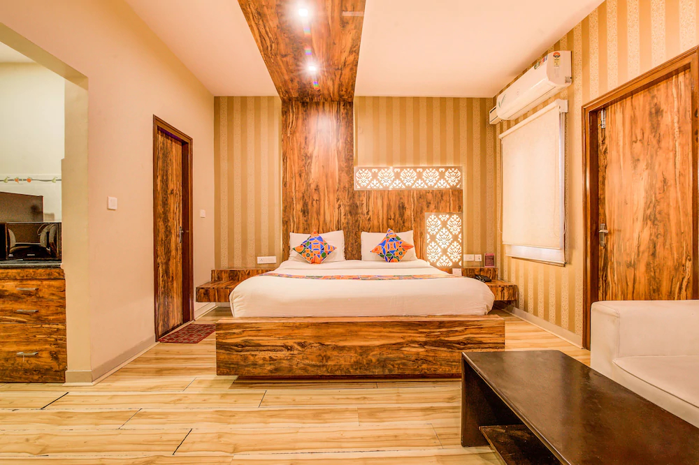 FabHotel Grand Savoury Suites