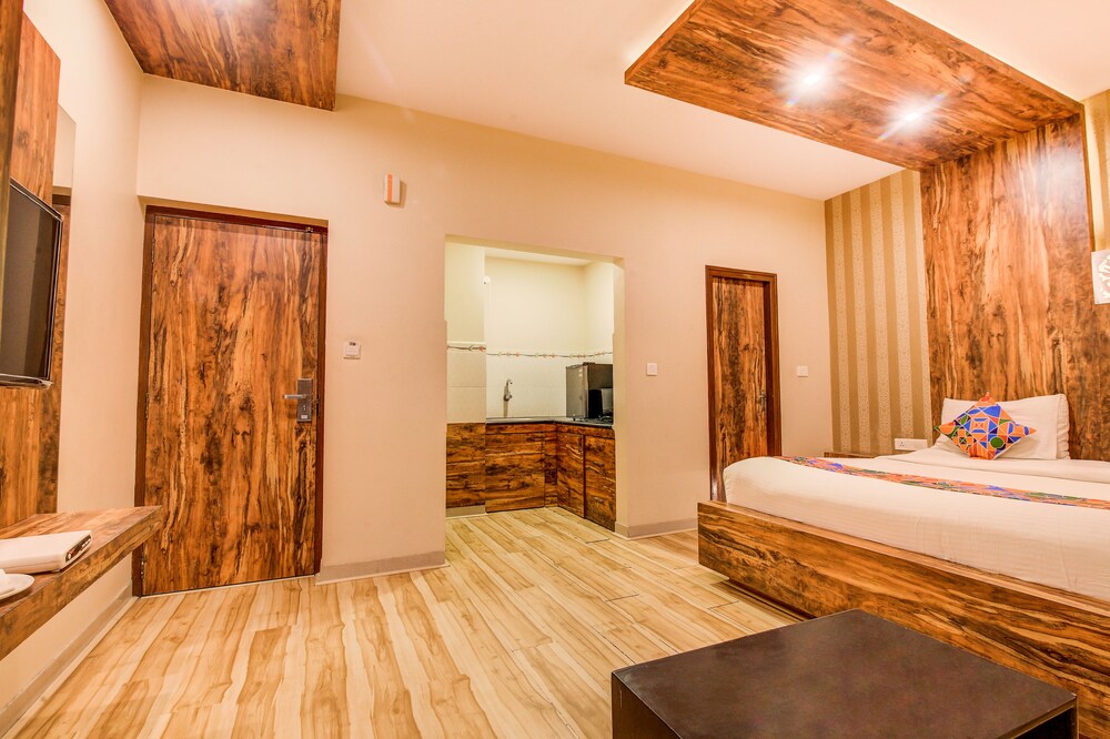 FabHotel Grand Savoury Suites