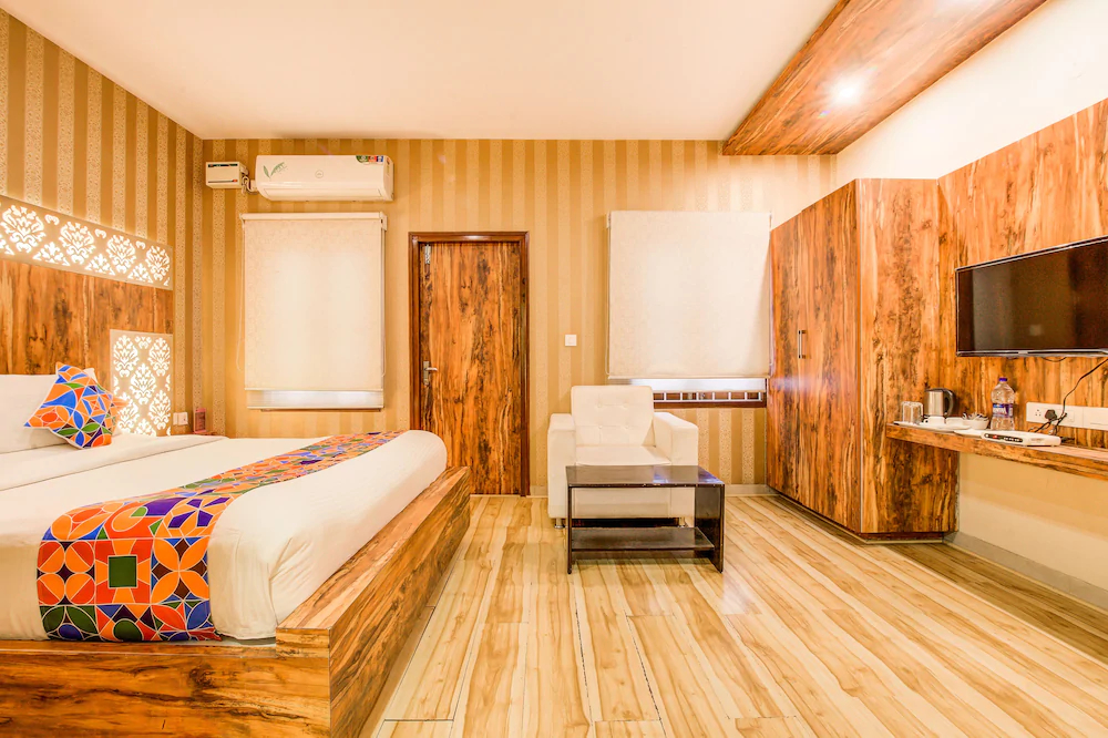 FabHotel Grand Savoury Suites