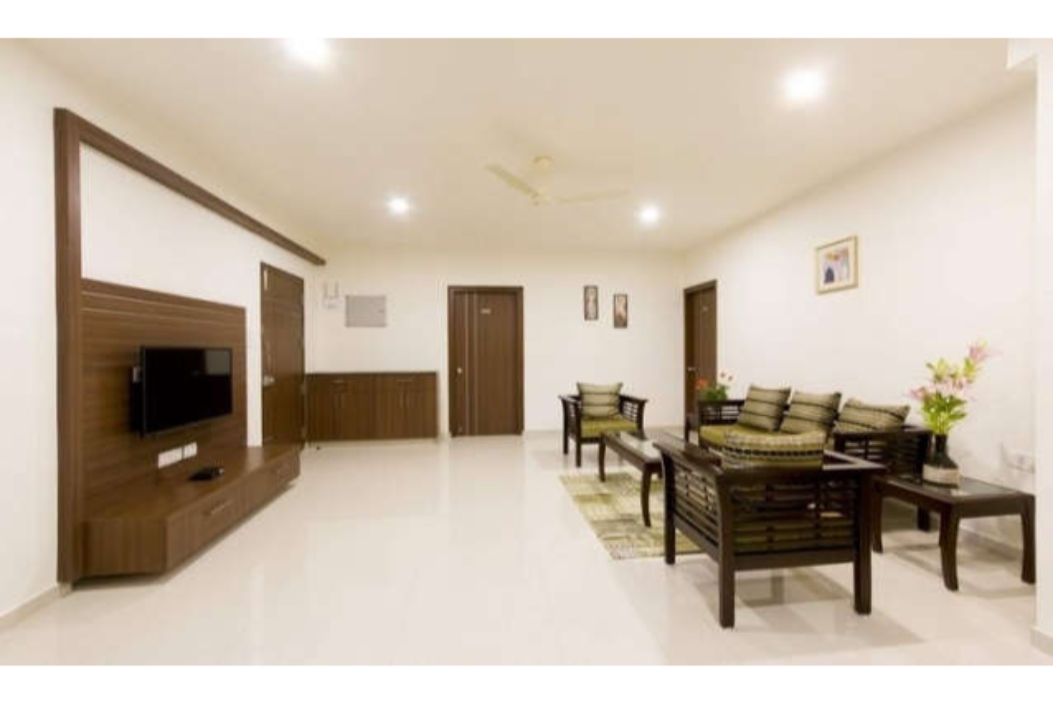 FabHotel Oakwoods Serai