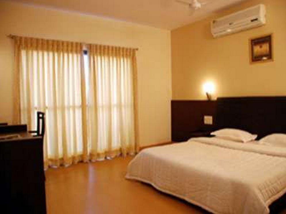 Hotel GMR 18 Grand
