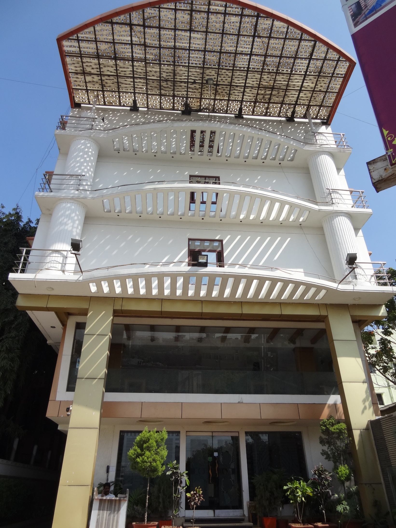 Golden Metro Hotel