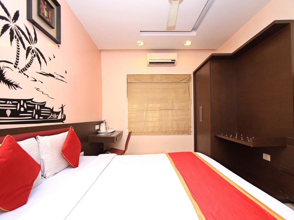 The Grand Continent by OYO Rooms