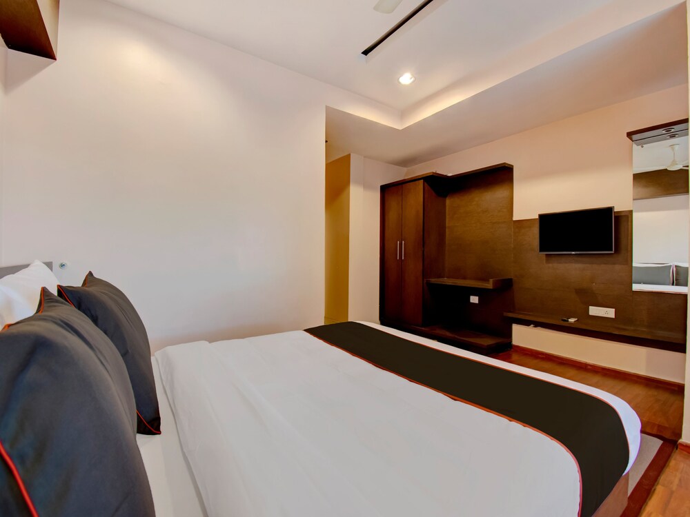The Grand Continent by OYO Rooms