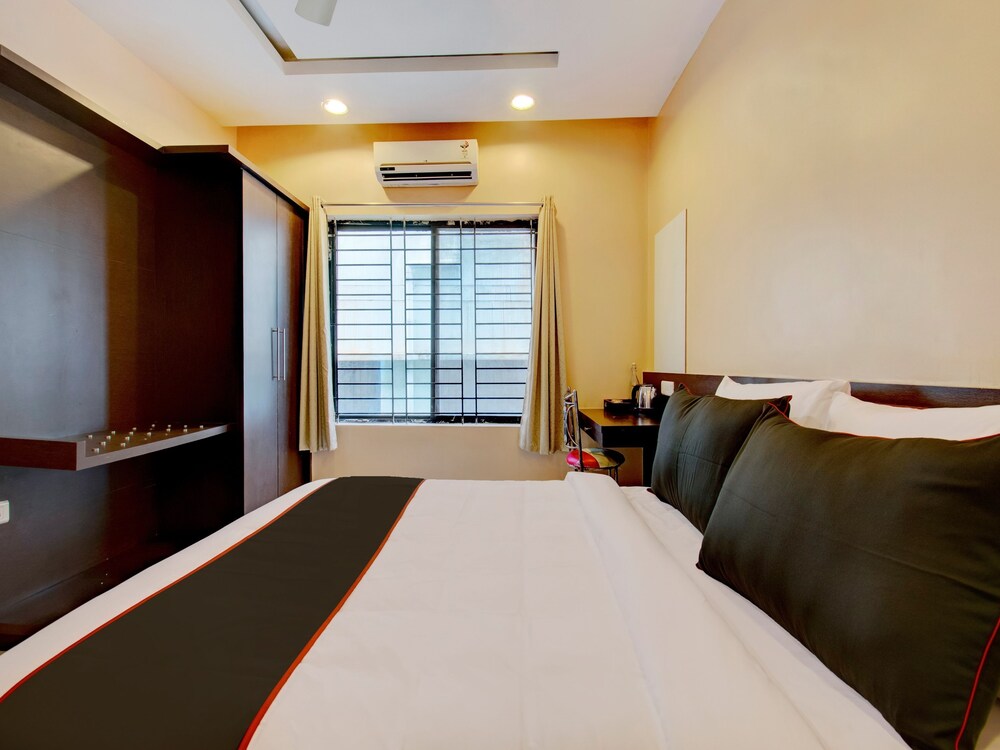 The Grand Continent by OYO Rooms