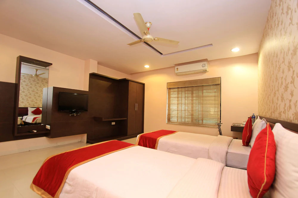 The Grand Continent by OYO Rooms
