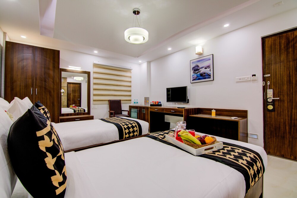 The Grand Continent by OYO Rooms