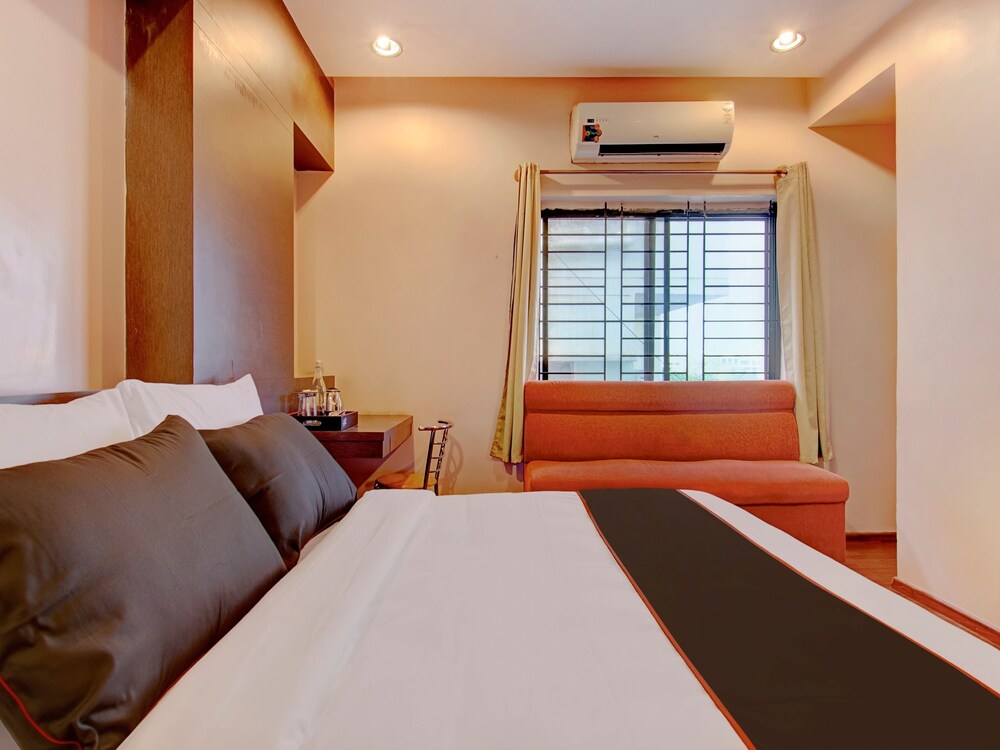 The Grand Continent by OYO Rooms