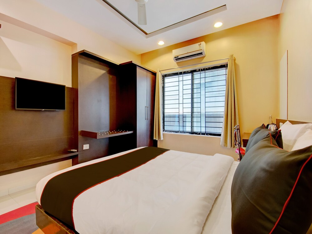 The Grand Continent by OYO Rooms