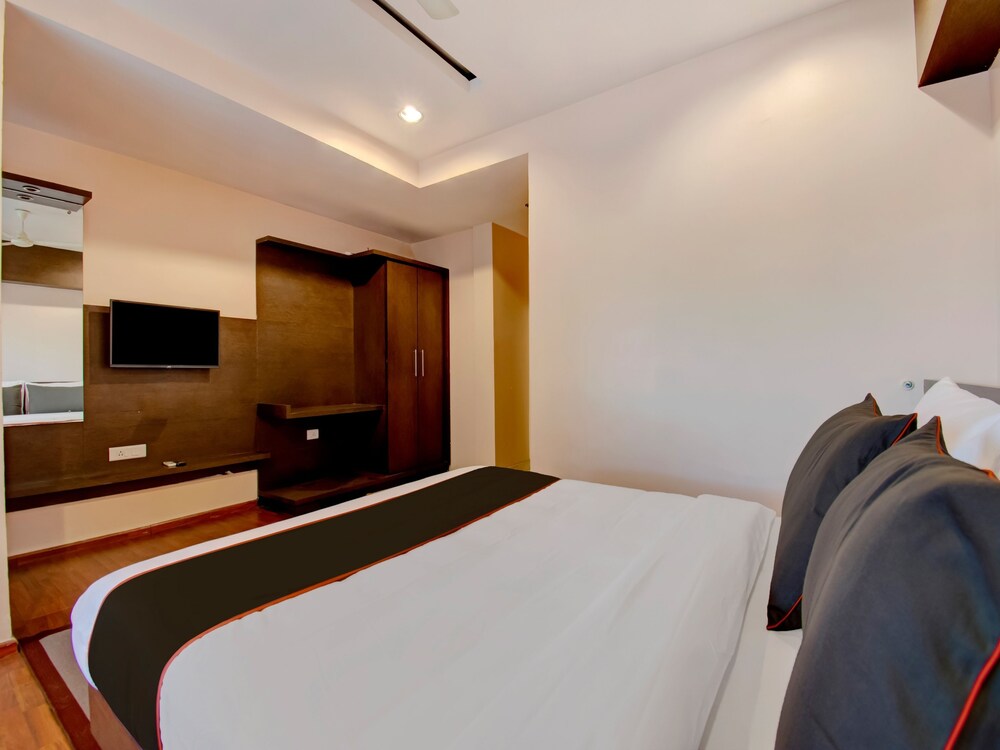 The Grand Continent by OYO Rooms