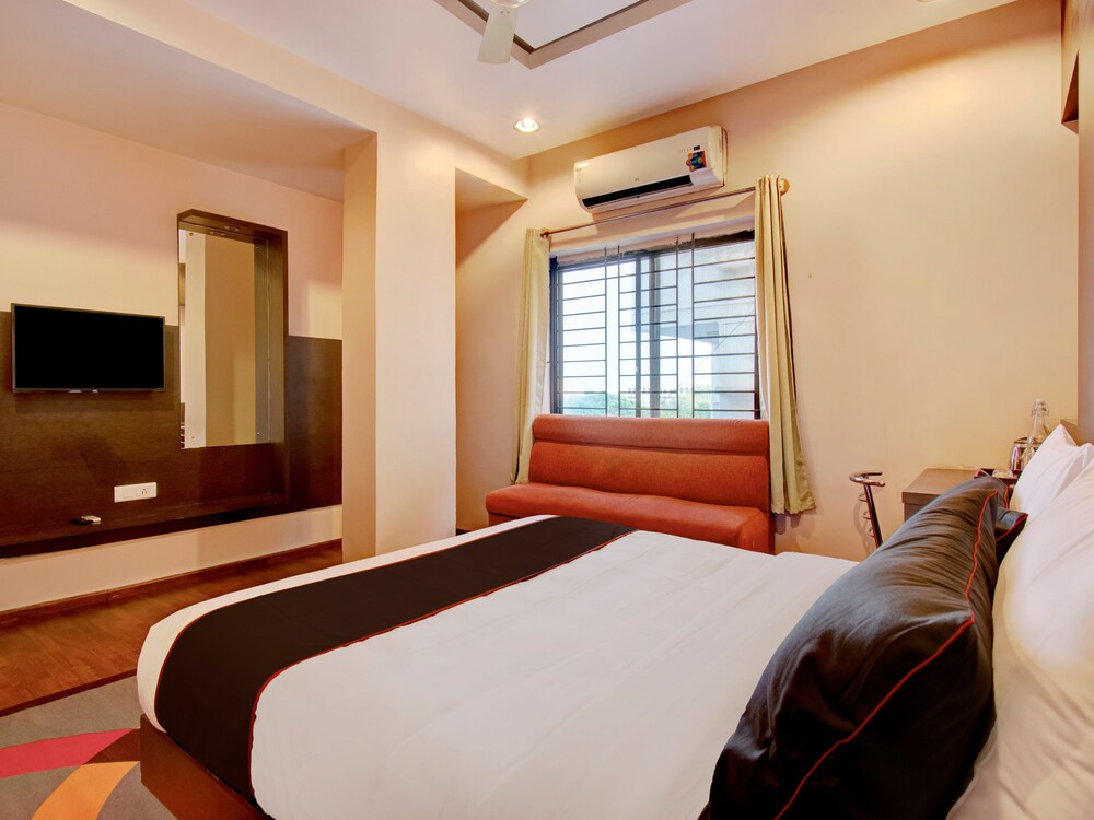 The Grand Continent by OYO Rooms
