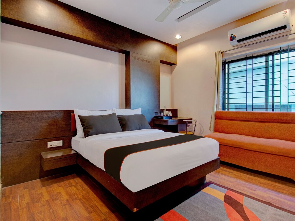 The Grand Continent by OYO Rooms