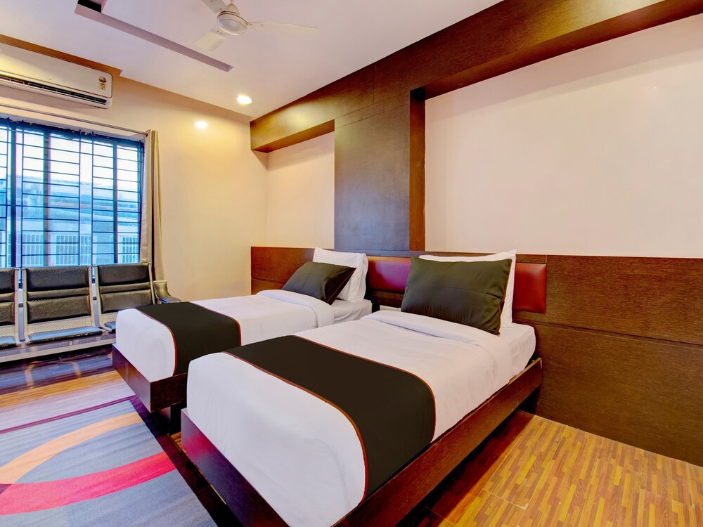 The Grand Continent by OYO Rooms
