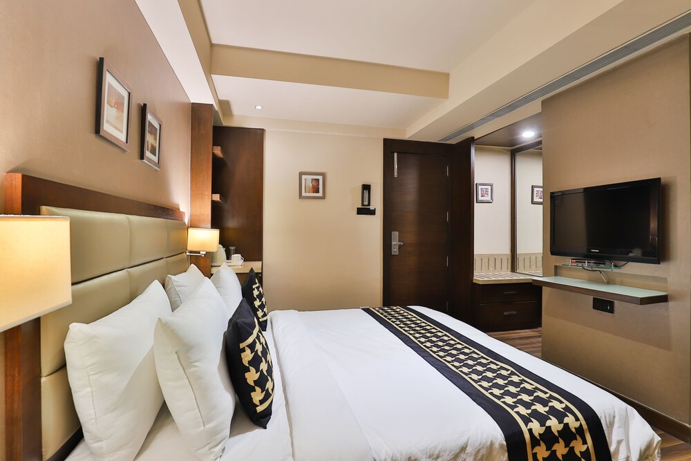 The Grand Continent by OYO Rooms
