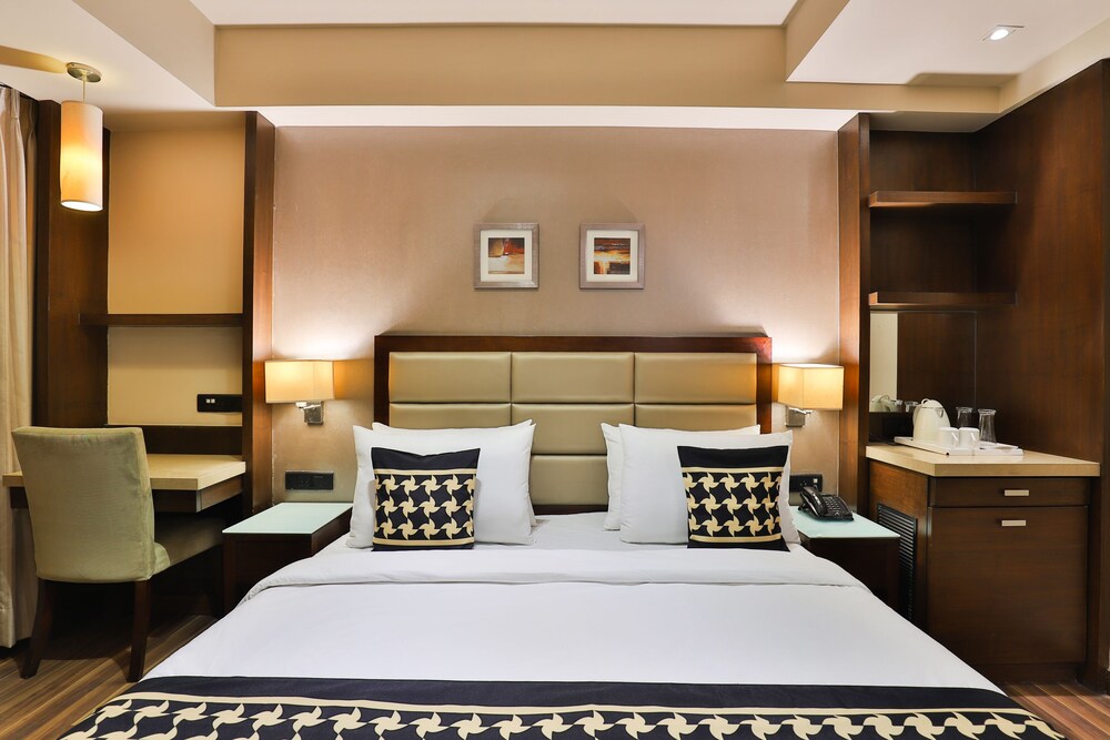 The Grand Continent by OYO Rooms