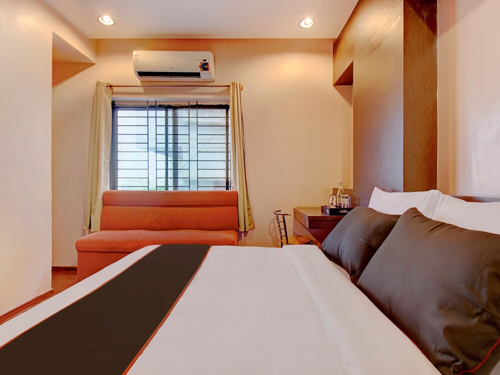 The Grand Continent by OYO Rooms