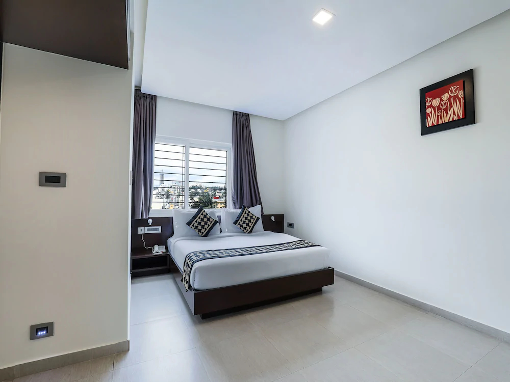 Grand Premier Suites By OYO Rooms