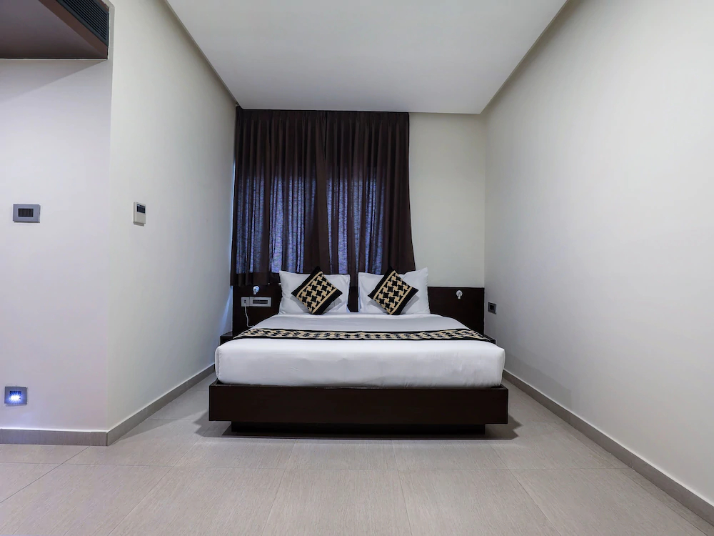 Grand Premier Suites By OYO Rooms