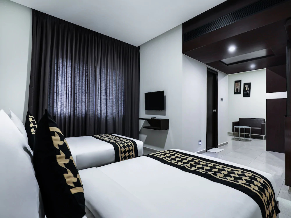 Grand Premier Suites By OYO Rooms