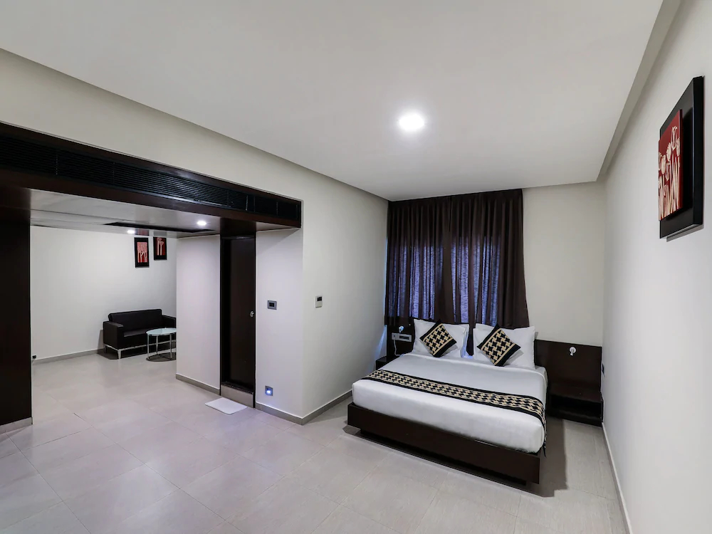 Grand Premier Suites By OYO Rooms