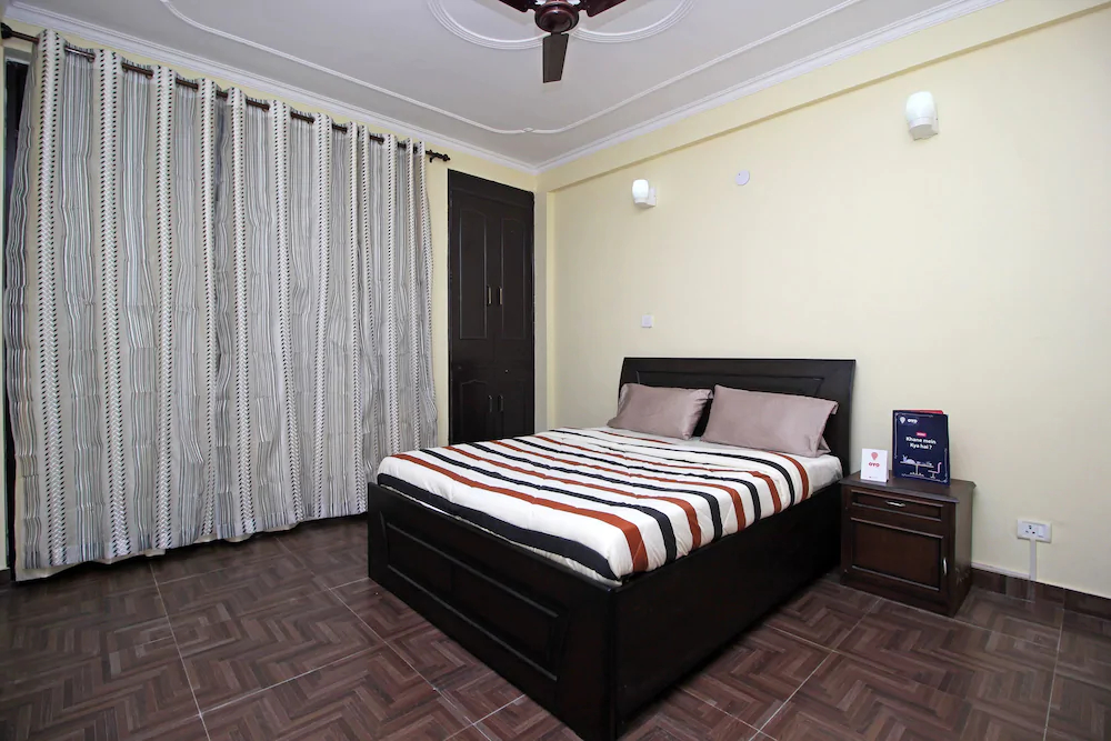 Green Suits By OYO Rooms