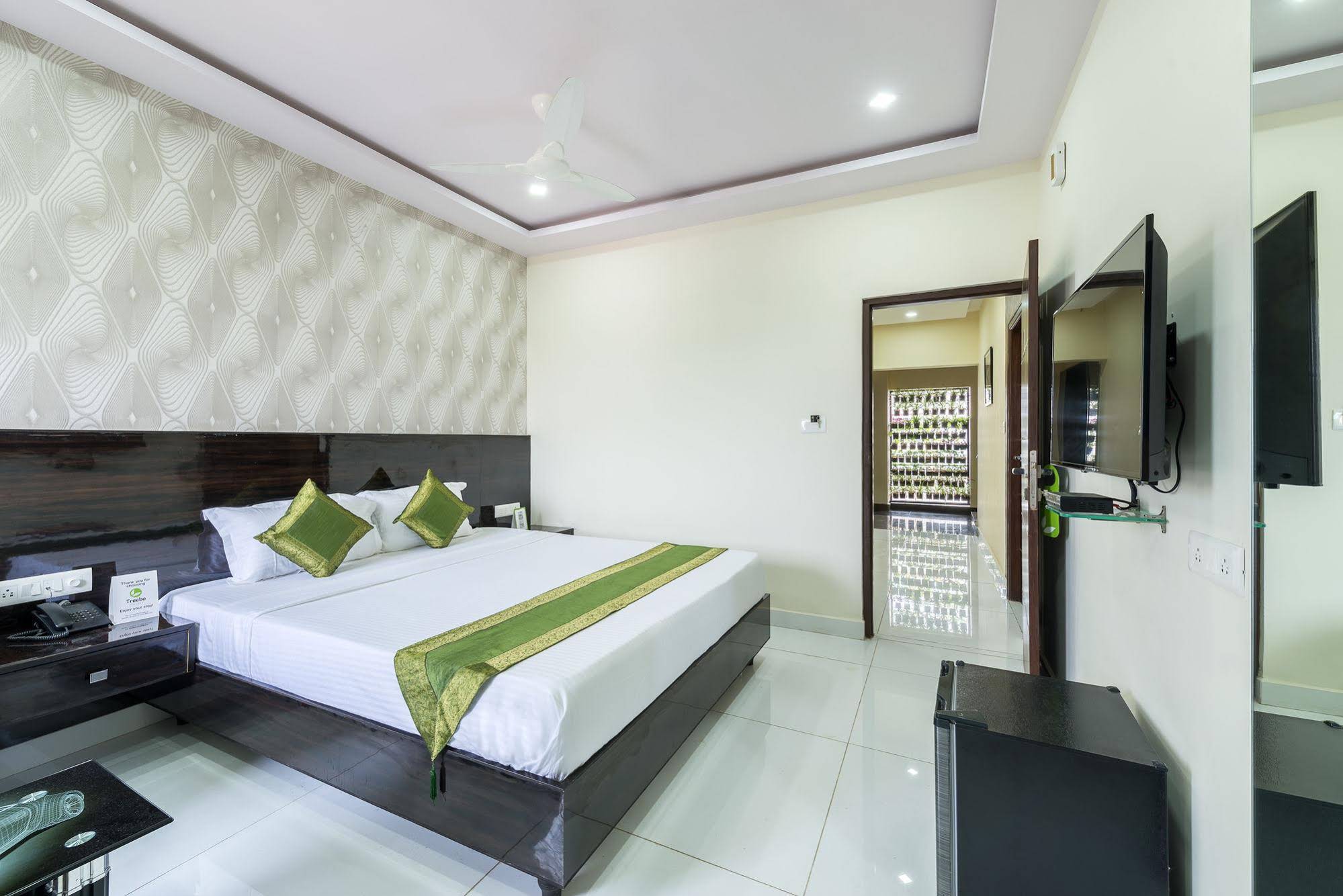 Greenwood Premier Suites