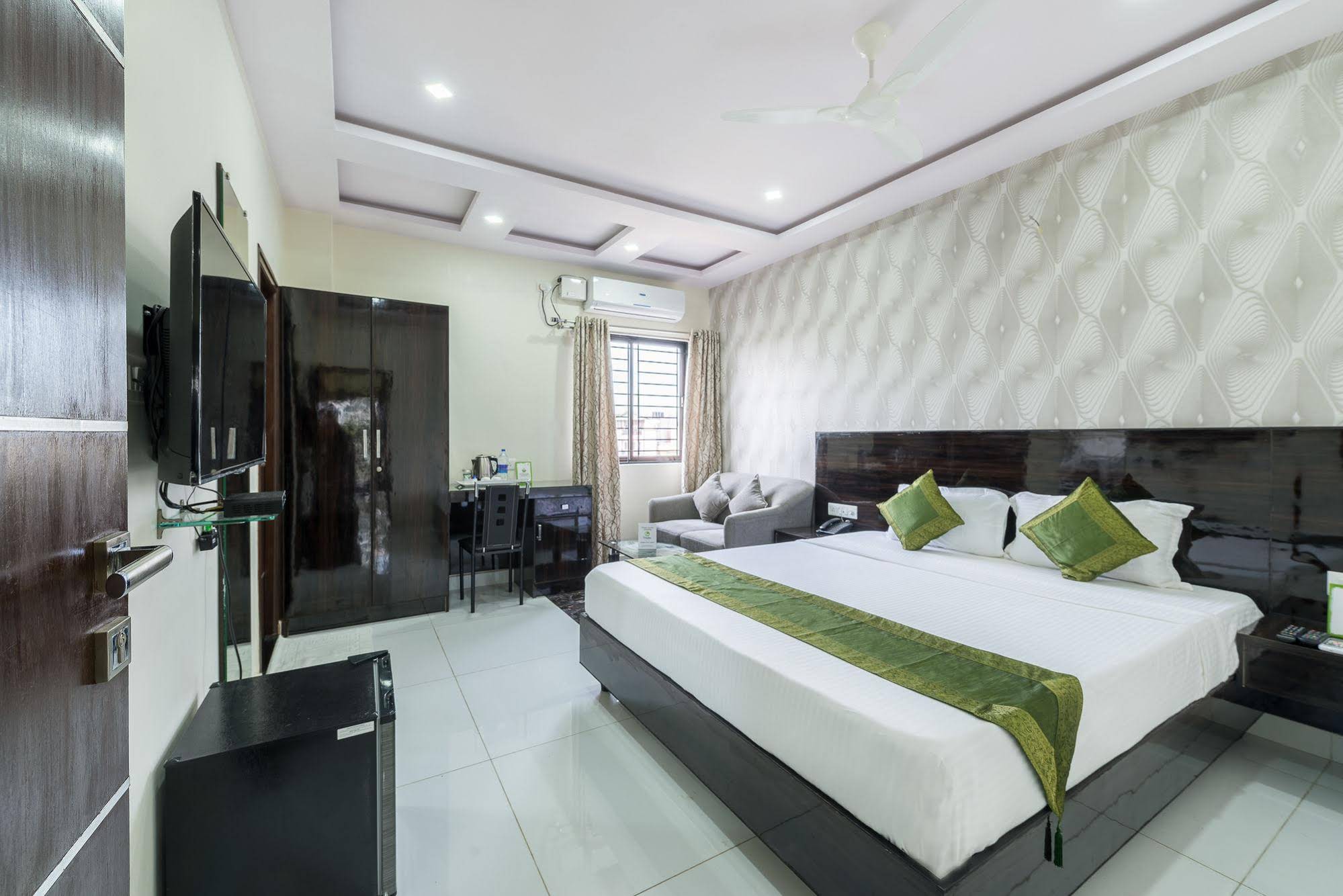 Greenwood Premier Suites