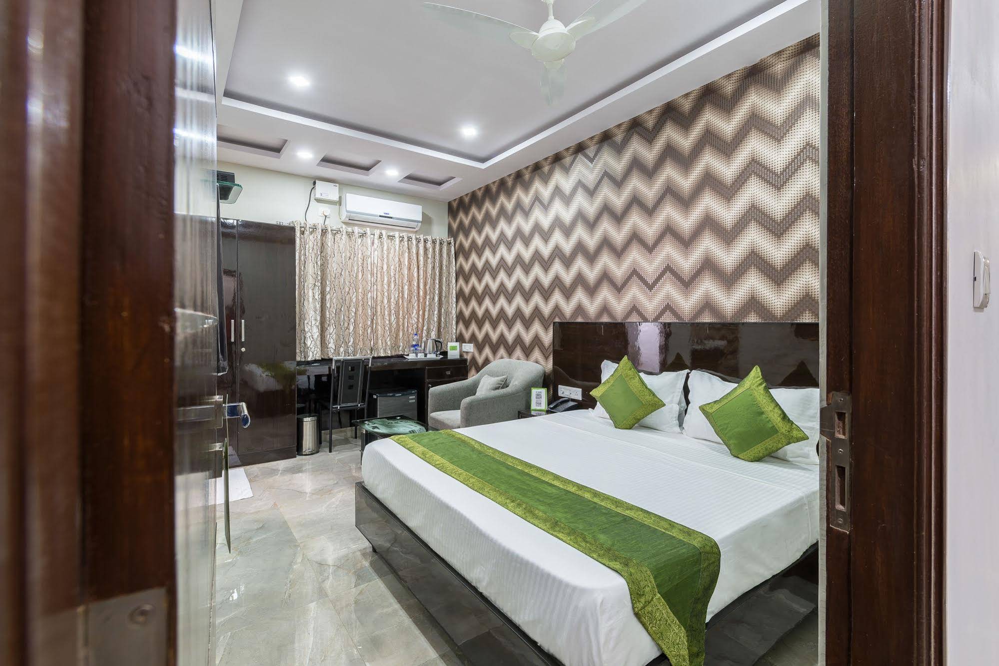 Greenwood Premier Suites