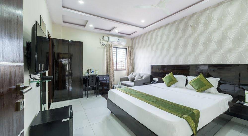 Greenwood Premier Suites