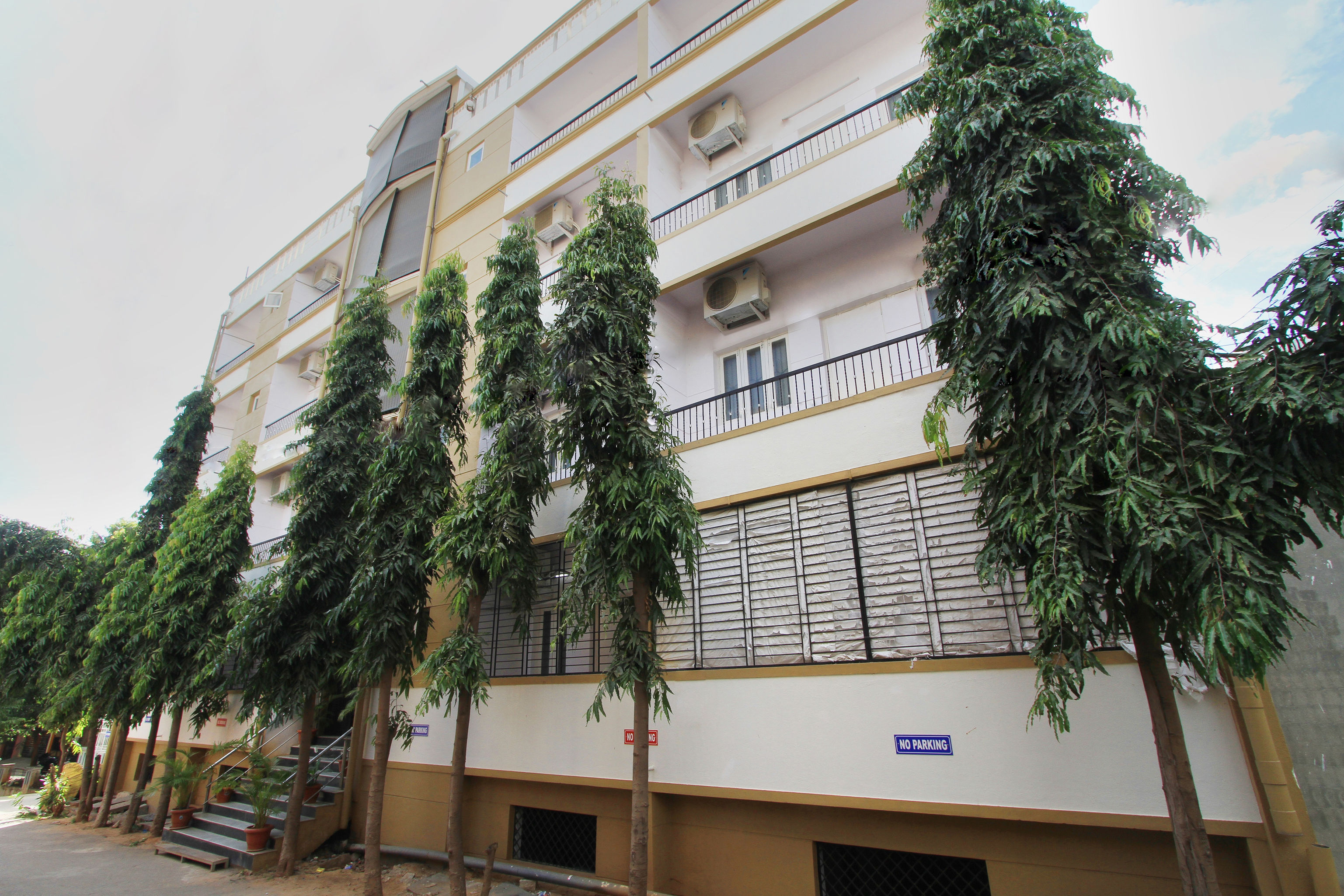 Hibiscus Hebbal by OYO Rooms