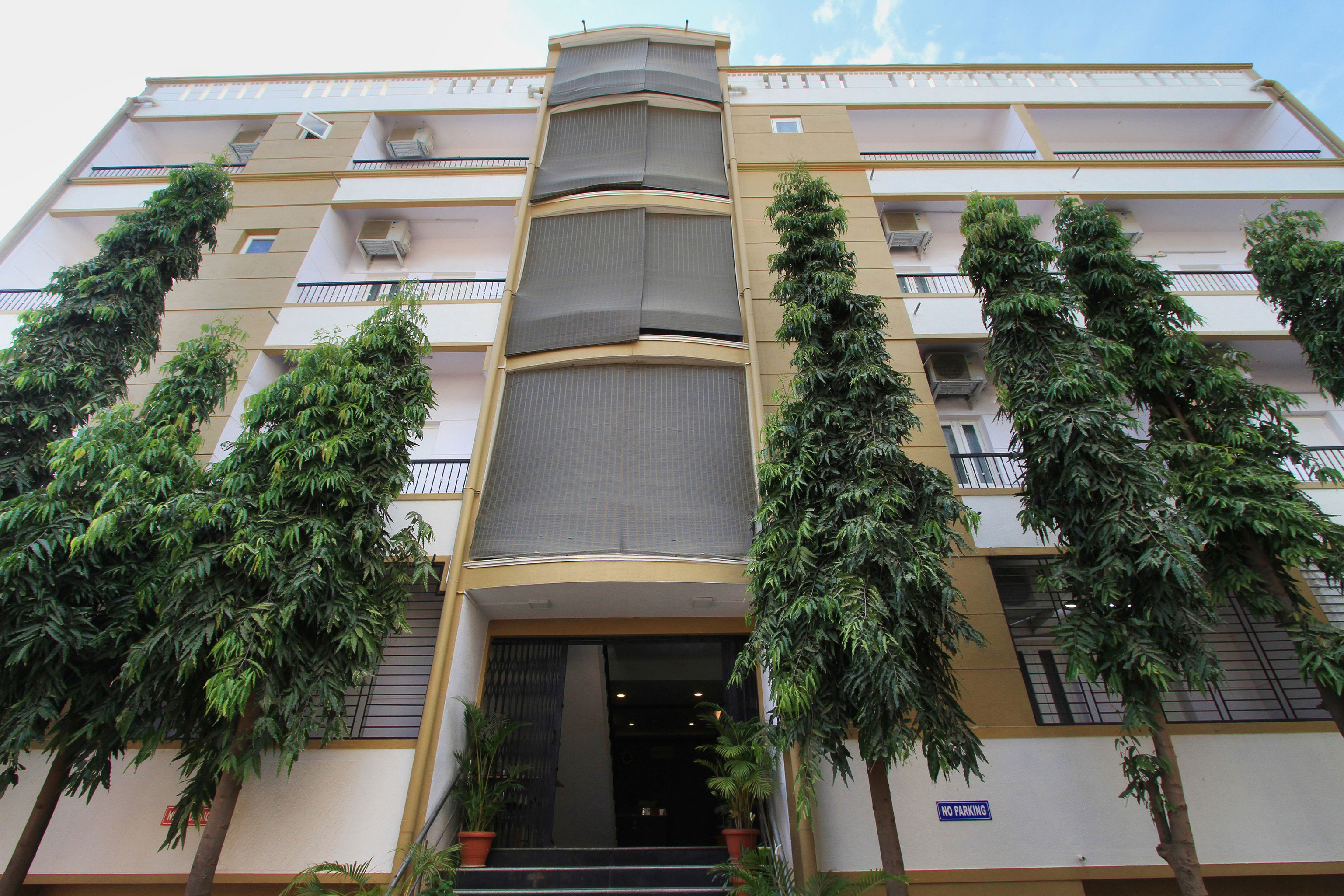 Hibiscus Hebbal by OYO Rooms