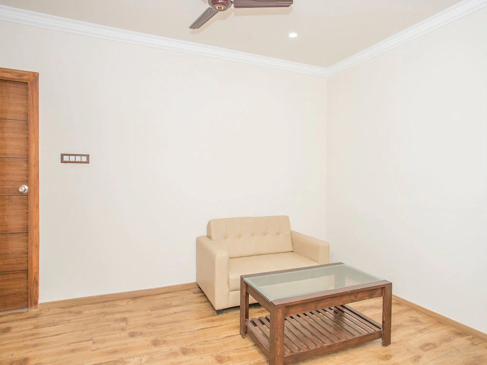 High Street by OYO Rooms