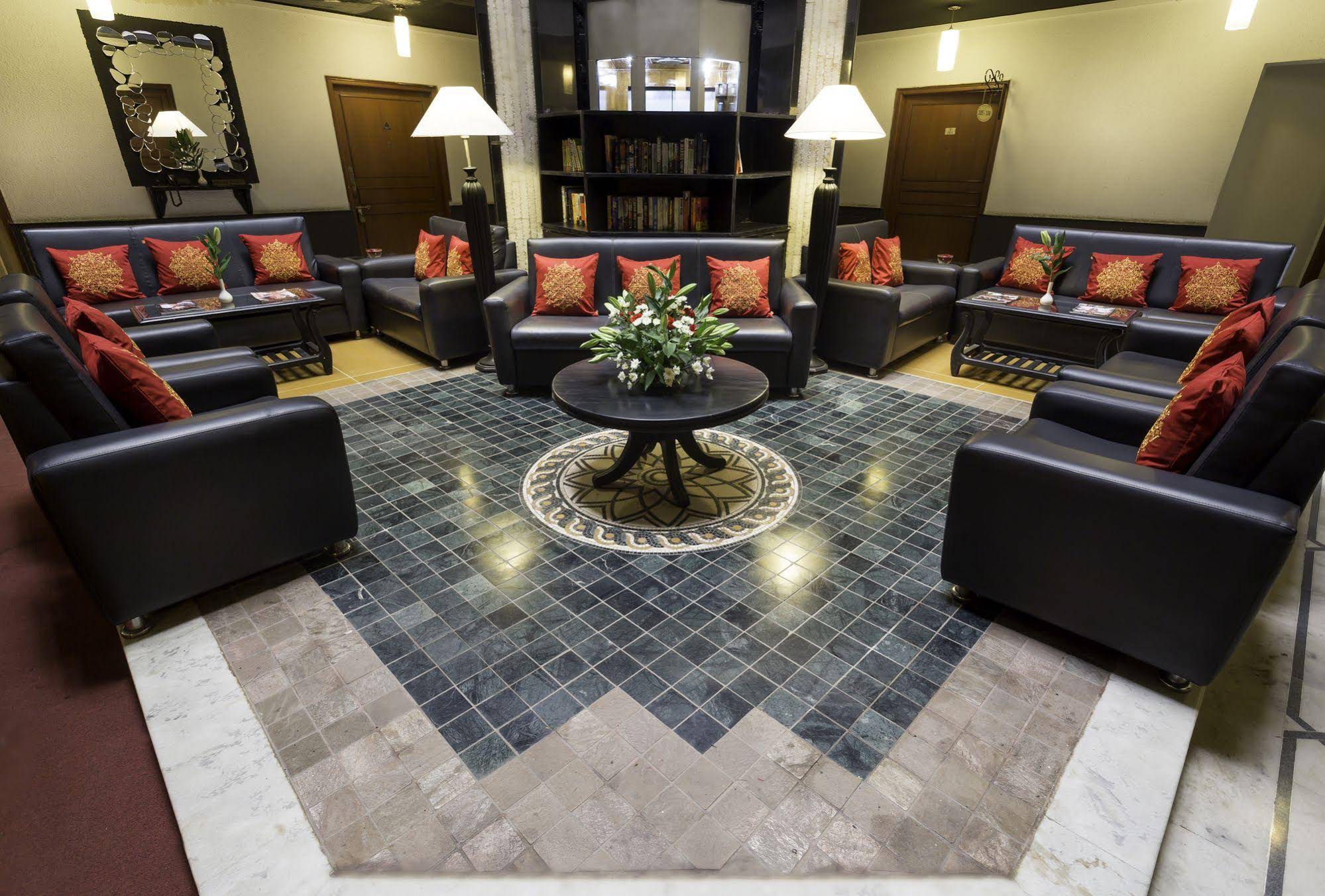 HM Suites & Studios