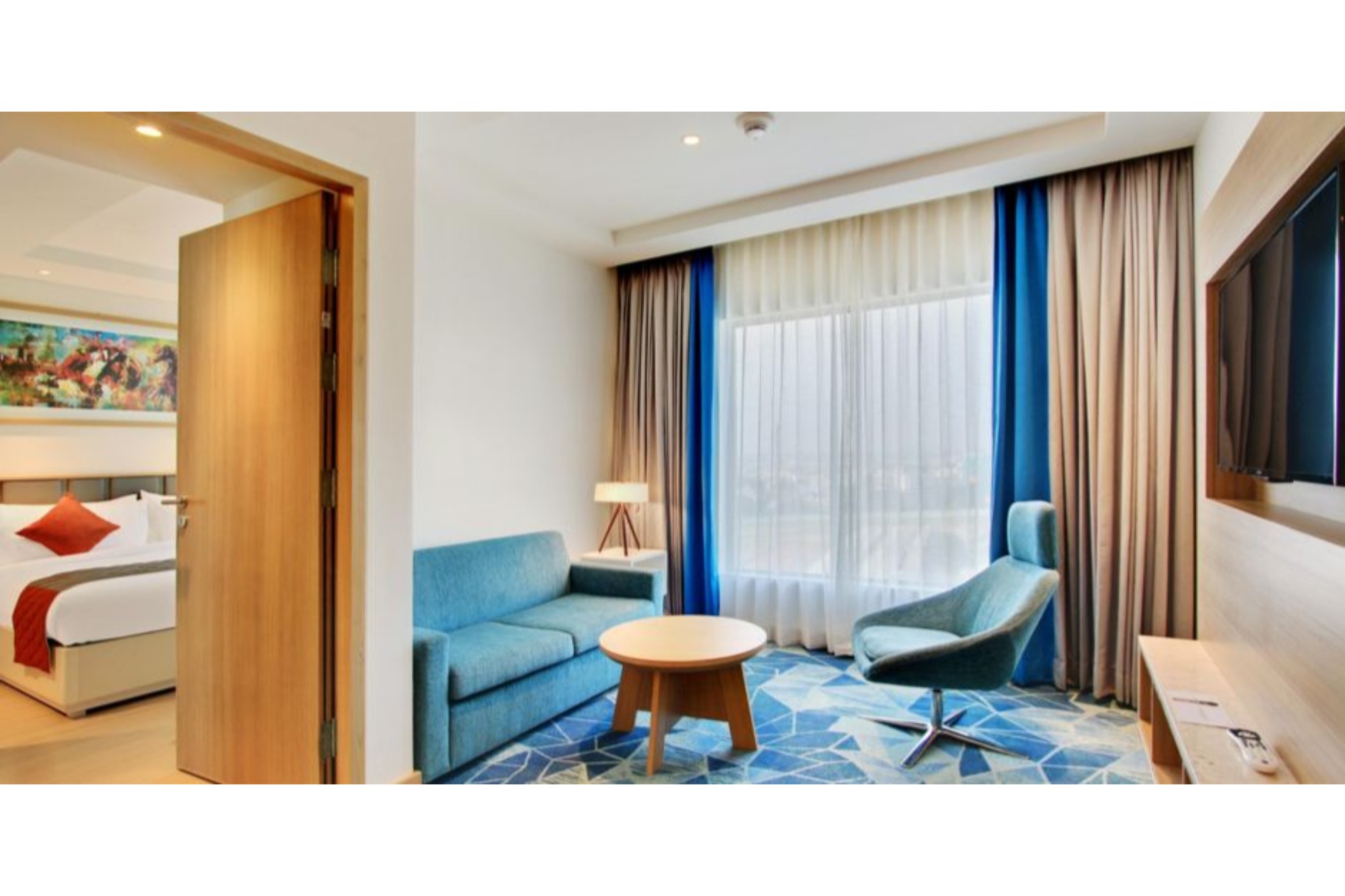 Holiday Inn Express & Suites Bengaluru Racecourse