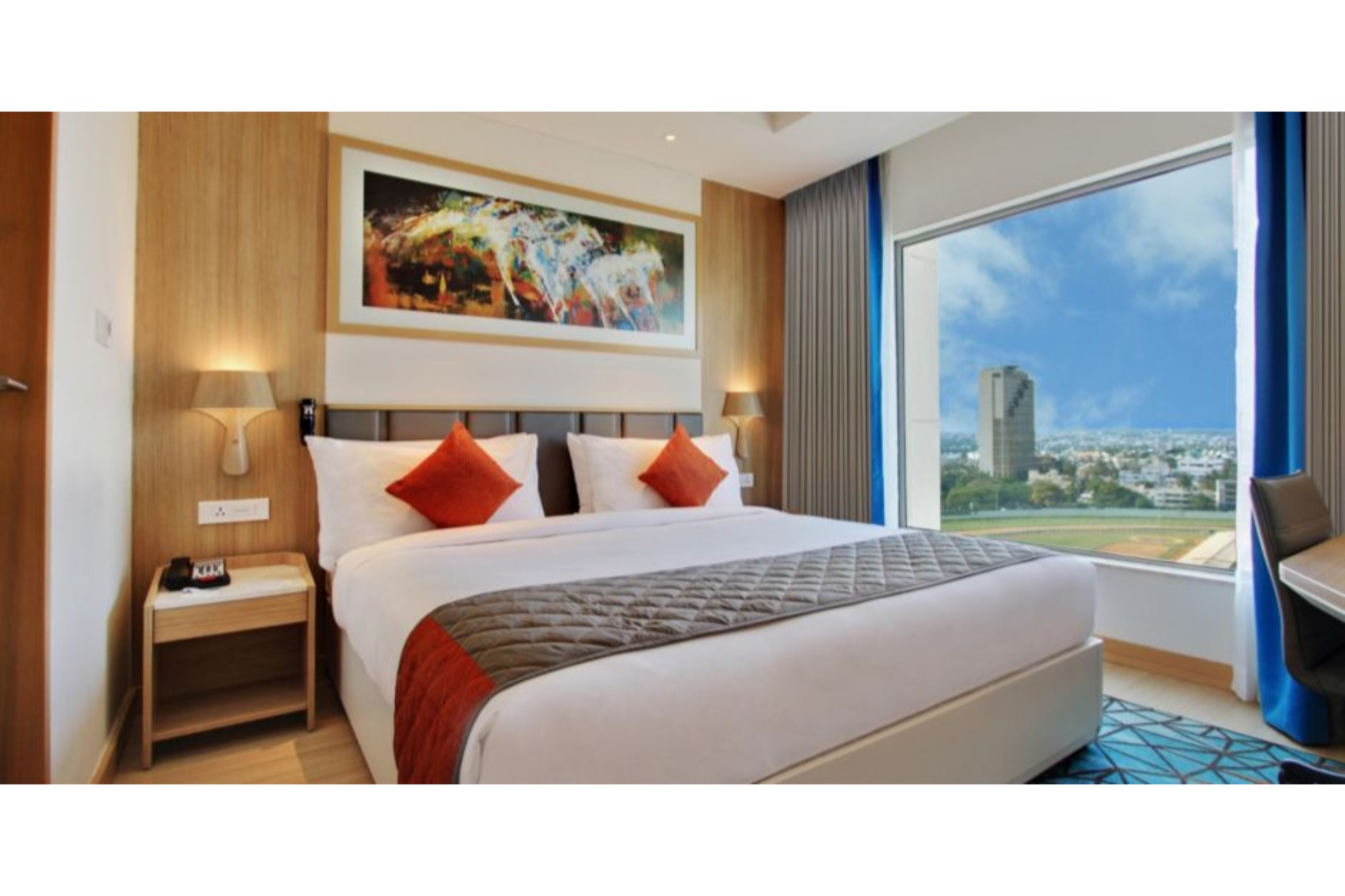 Holiday Inn Express & Suites Bengaluru Racecourse