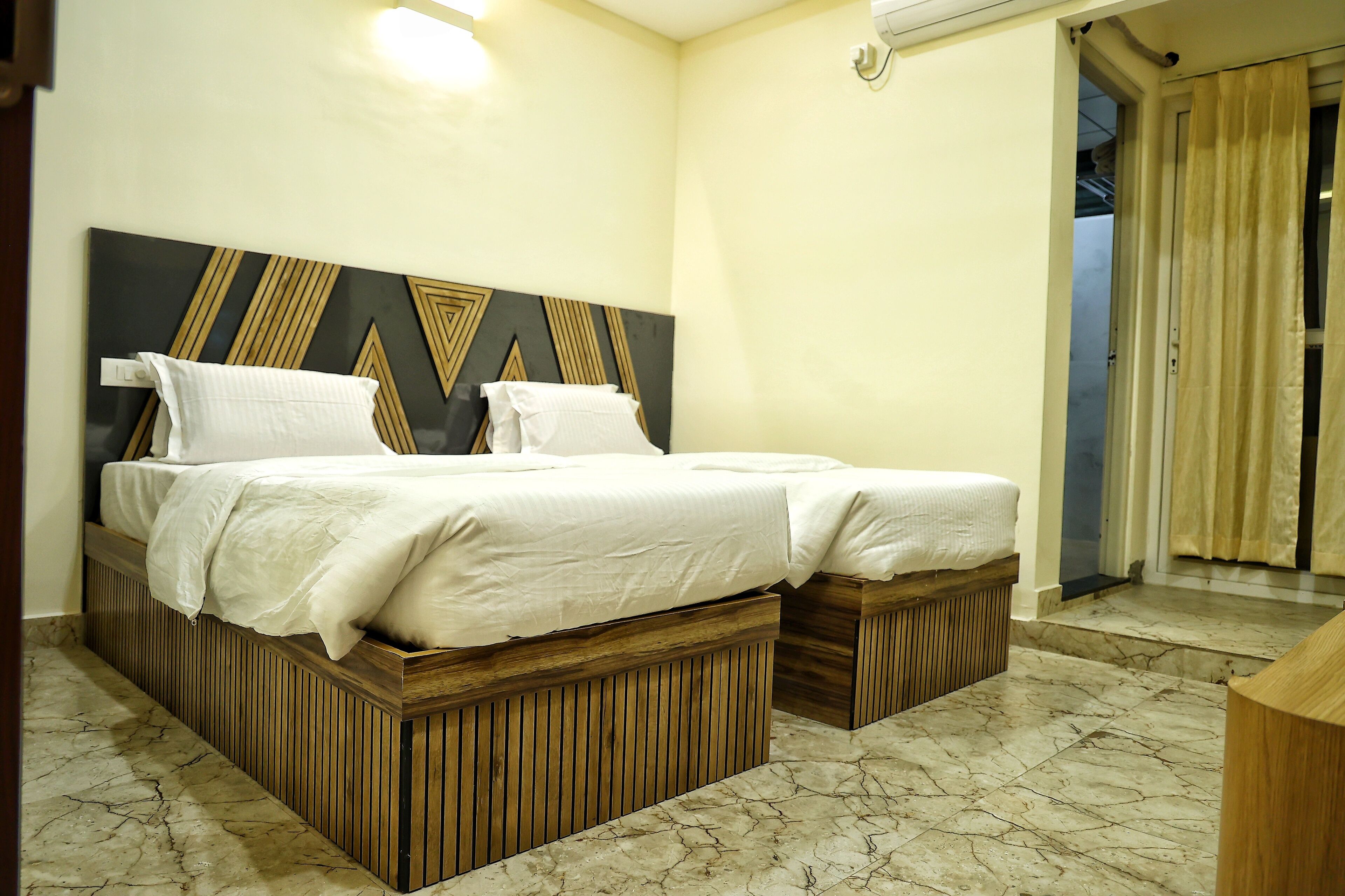 Hotel Aaryan Comforts