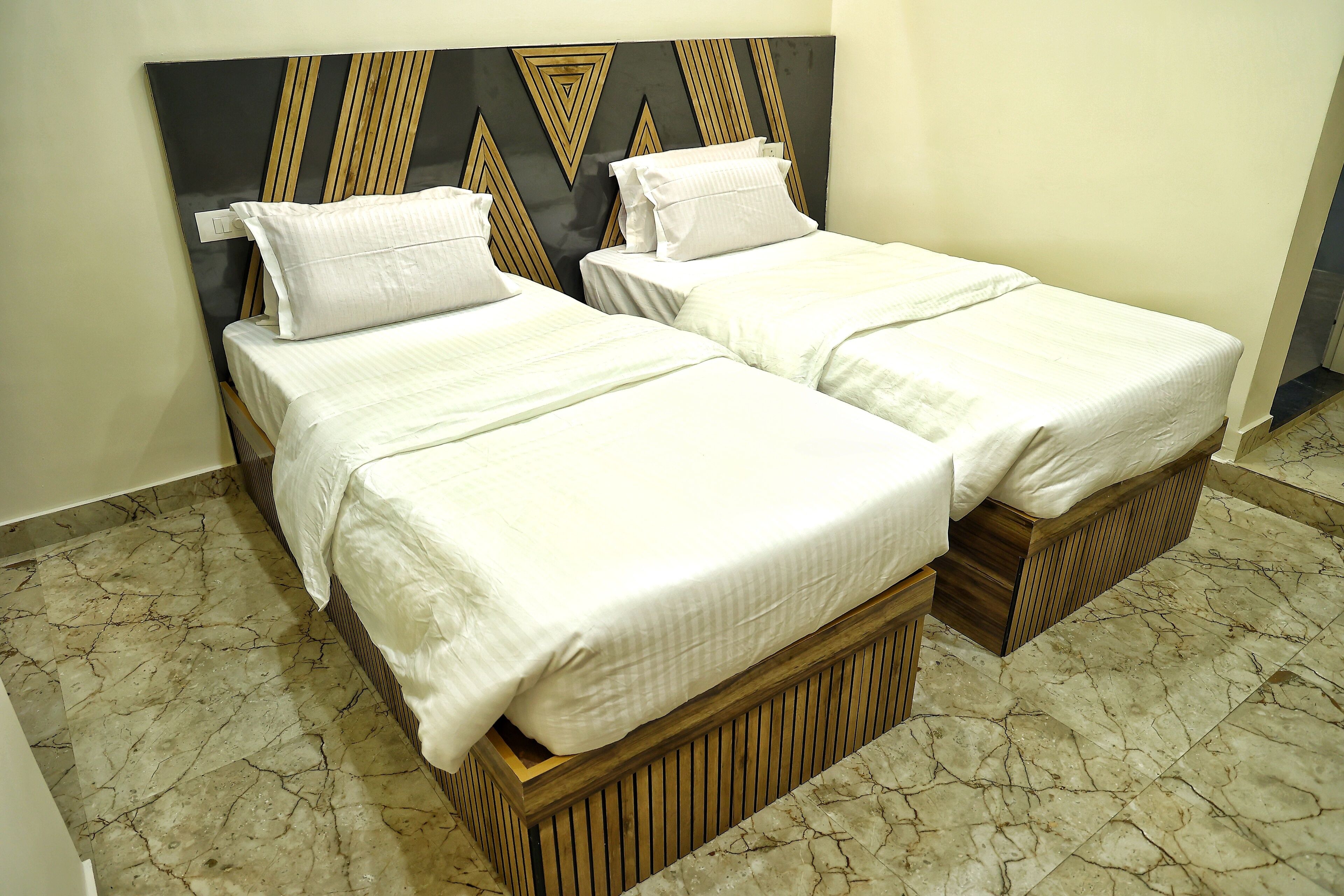 Hotel Aaryan Comforts