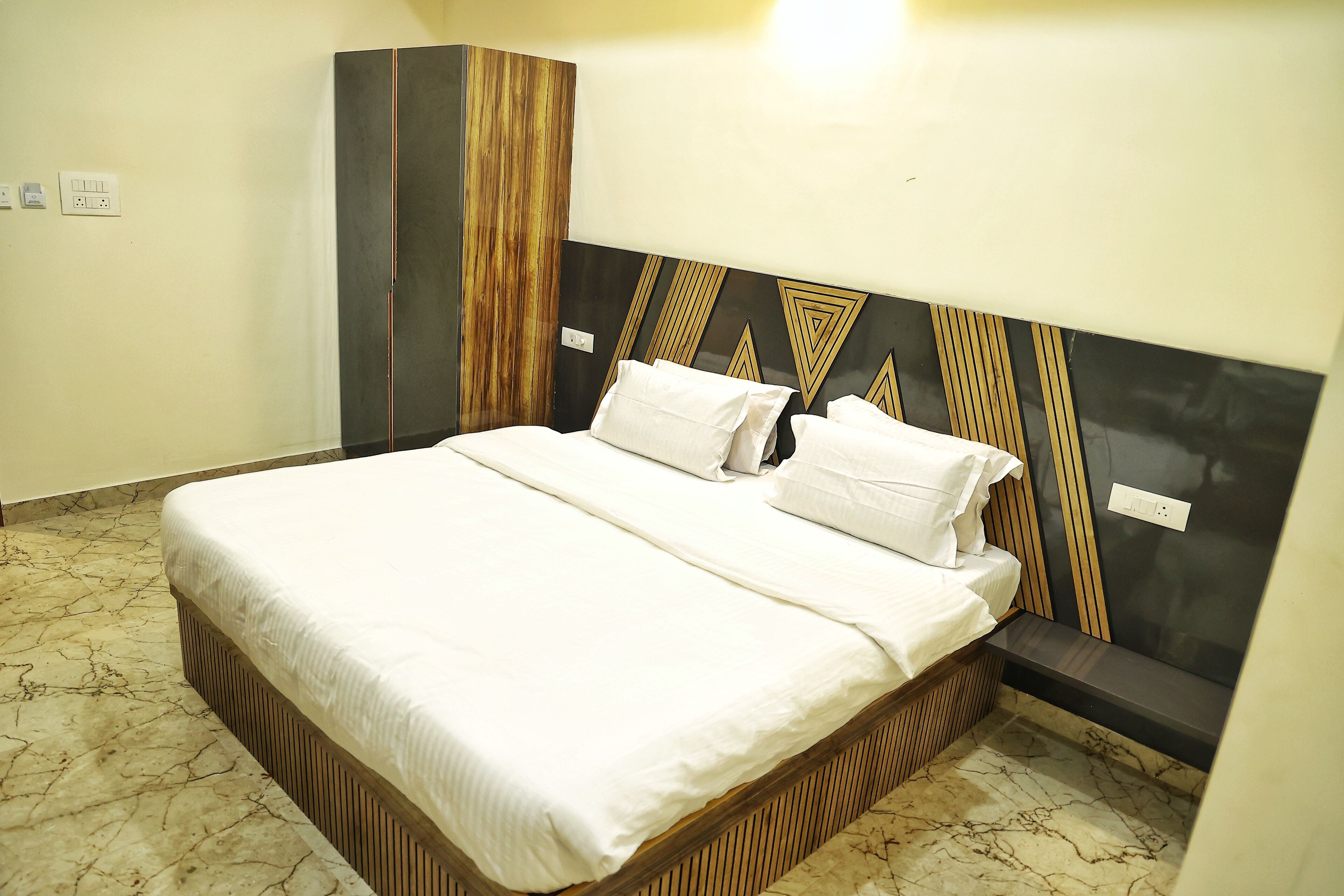 Hotel Aaryan Comforts