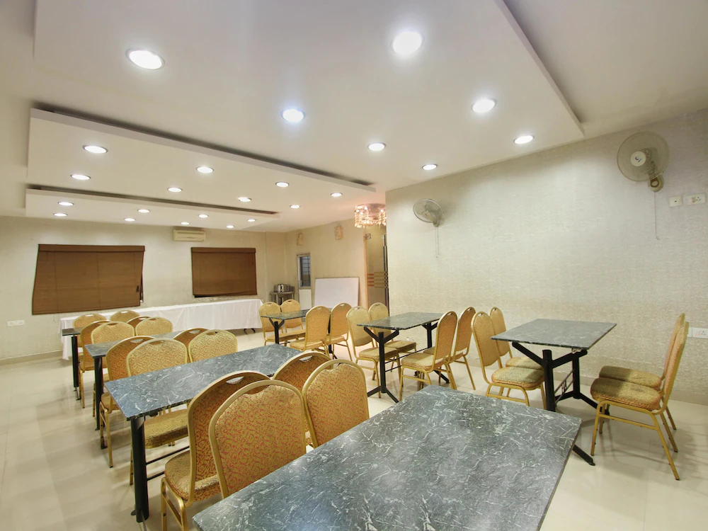 Hotel Amshi International Inn by OYO Rooms