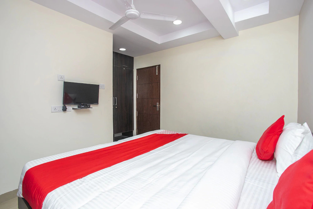 Hotel Amster Inn By OYO Rooms