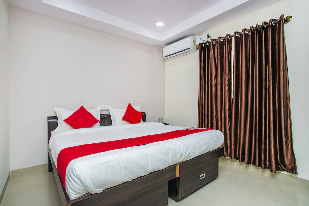 Hotel Amster Inn By OYO Rooms