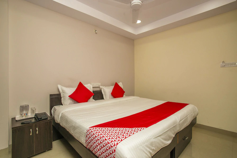 Hotel Amster Inn By OYO Rooms
