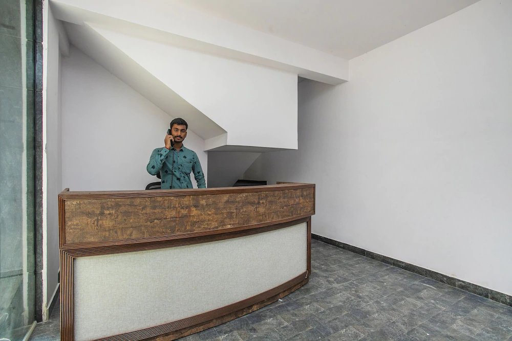 Hotel Amster Inn By OYO Rooms