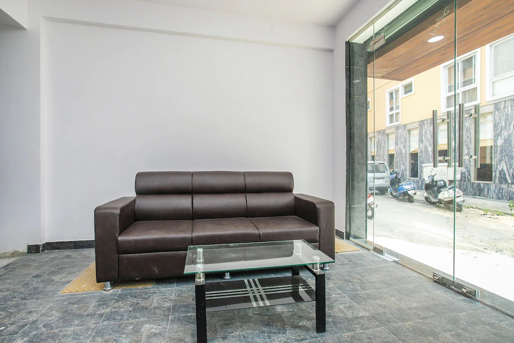 Hotel Amster Inn By OYO Rooms