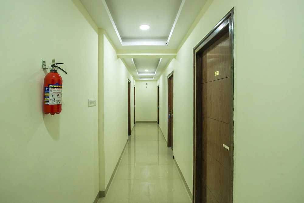 Hotel Amster Inn By OYO Rooms