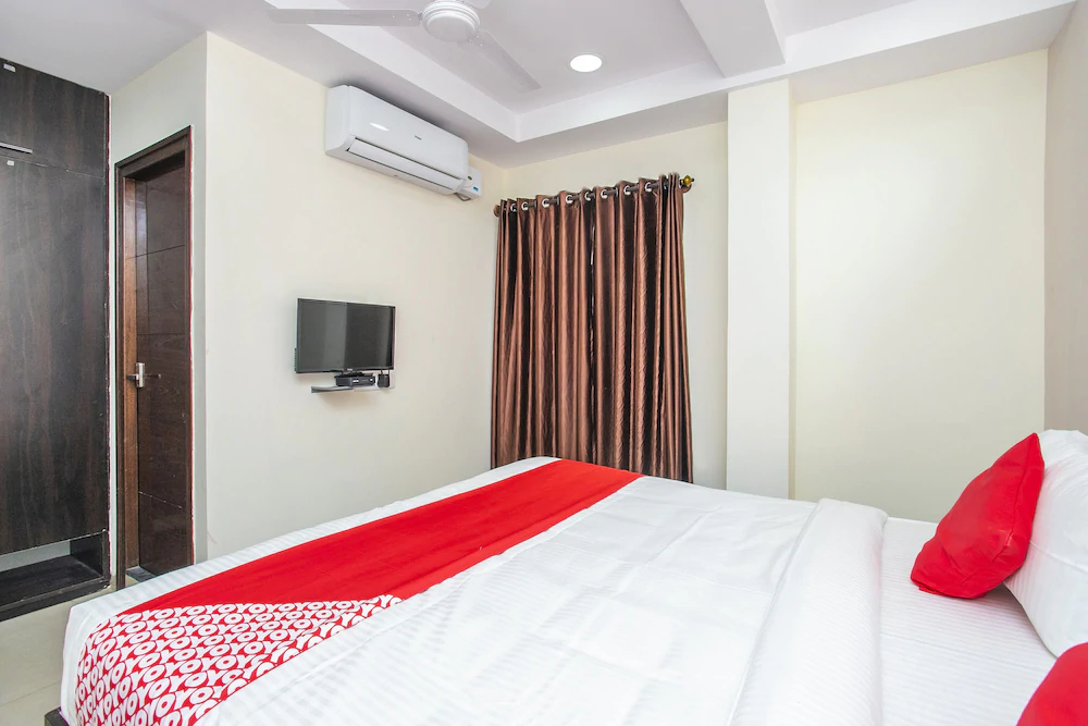 Hotel Amster Inn By OYO Rooms