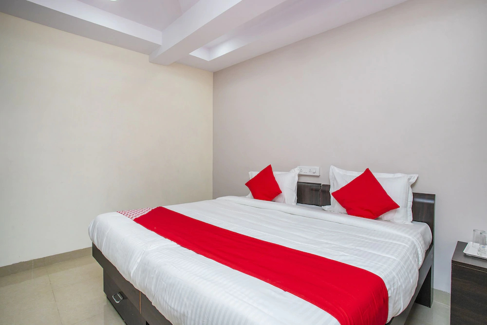 Hotel Amster Inn By OYO Rooms