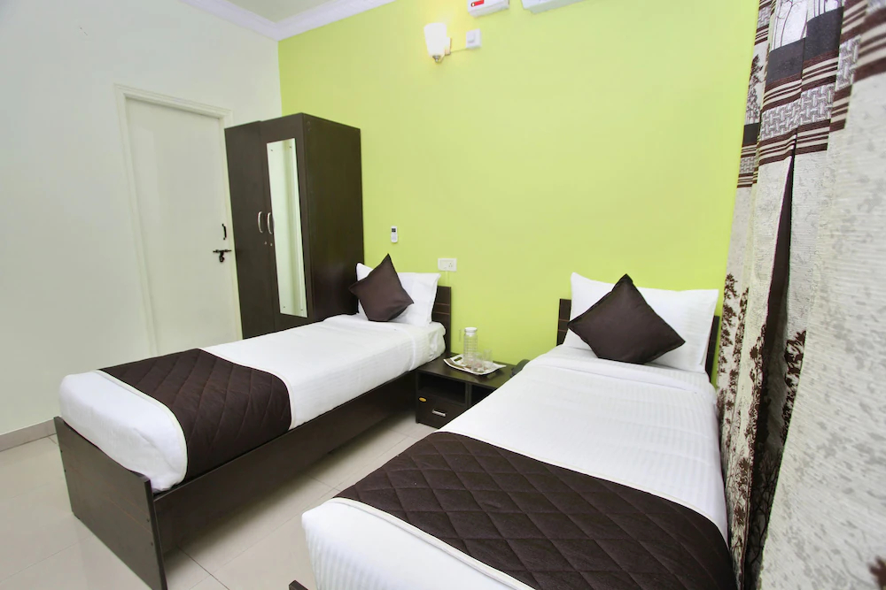 Hotel Ashberry By OYO Rooms