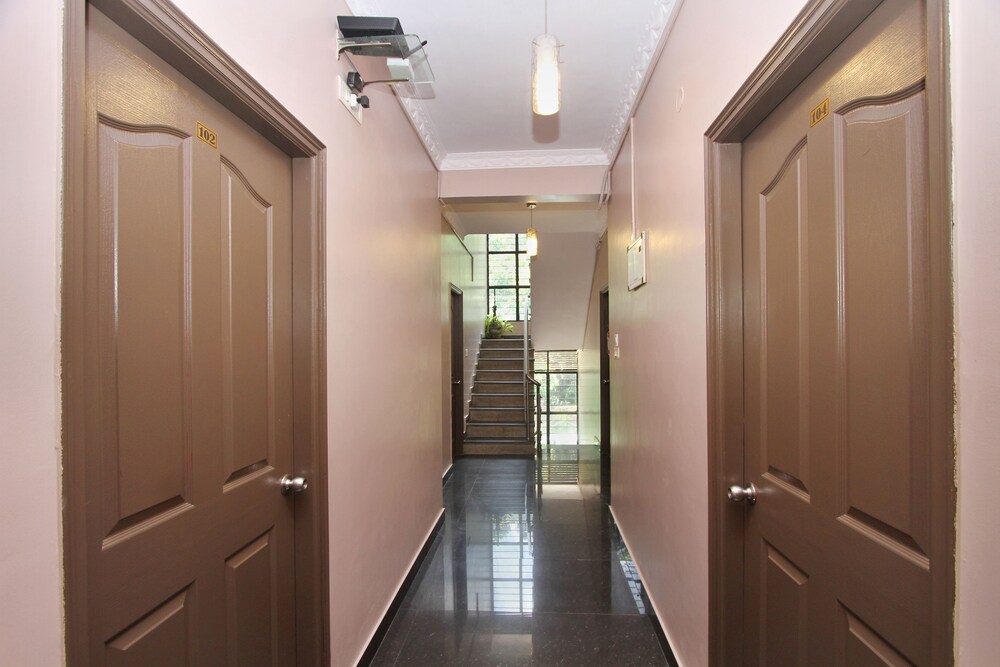 Hotel Ashberry By OYO Rooms