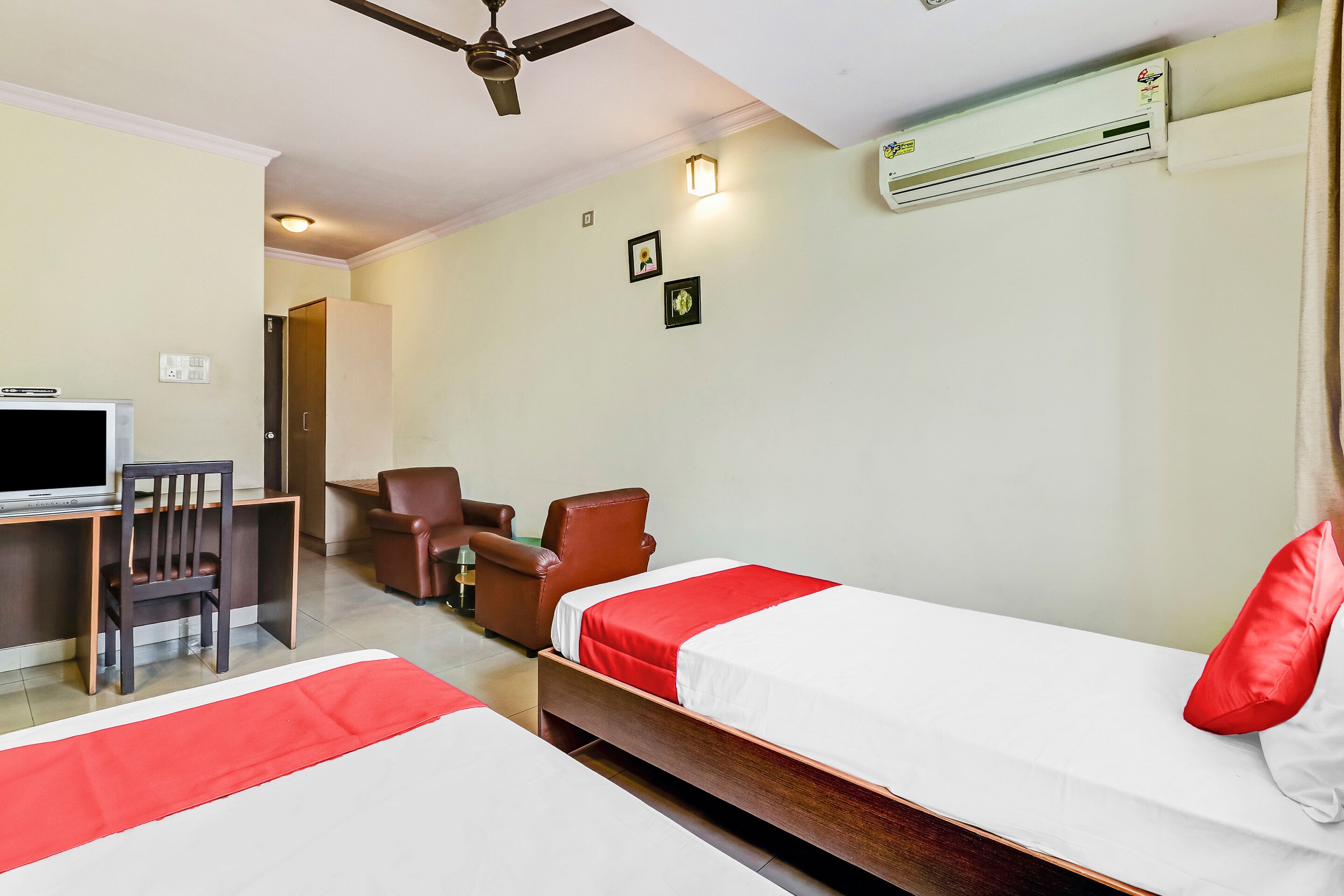 Hotel Basera Inn by OYO Rooms
